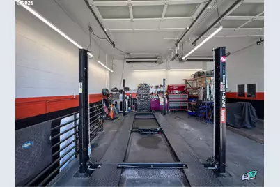 786 NE Burnside Rd, Gresham, OR 97030 - Photo 13