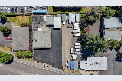 786 NE Burnside Rd, Gresham, OR 97030 - Photo 7