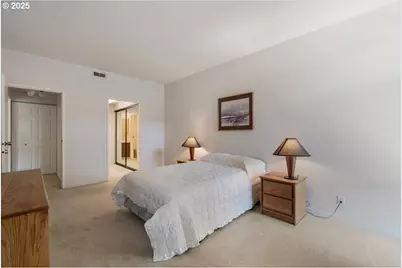 790 SE Webber St #305, Portland, OR 97202 - Photo 17