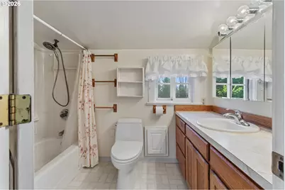 778 E Lincoln St, Woodburn, OR 97071 - Photo 27