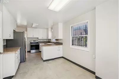 10985 SE Holgate Blvd, Portland, OR 97266 - Photo 15