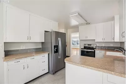 10985 SE Holgate Blvd, Portland, OR 97266 - Photo 17