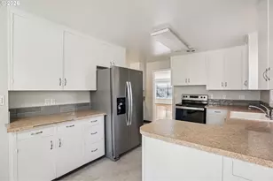 10985 SE Holgate Blvd, Portland, OR 97266 - Photo 17