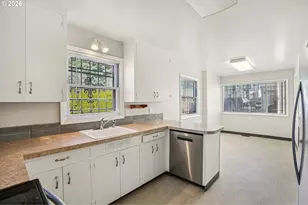 10985 SE Holgate Blvd, Portland, OR 97266 - Photo 13