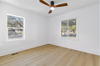 17909 Oatfield Rd, Gladstone, OR 97027 - Photo 17