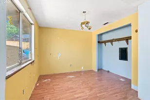 1499 NE Hillcrest Dr, Grants Pass, OR 97526 - Photo 17