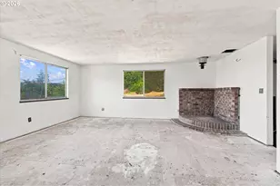 1499 NE Hillcrest Dr, Grants Pass, OR 97526 - Photo 9