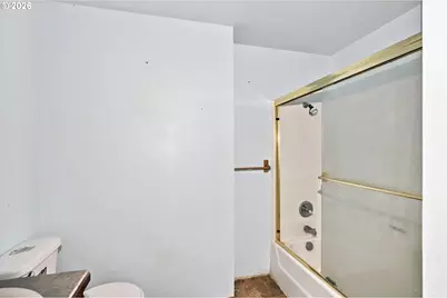 1499 NE Hillcrest Dr, Grants Pass, OR 97526 - Photo 15