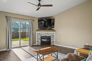 463 SE Pine St, Dallas, OR 97338 - Photo 9