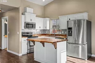 463 SE Pine St, Dallas, OR 97338 - Photo 13