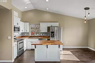 463 SE Pine St, Dallas, OR 97338 - Photo 11