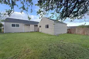 934 Pacific Ave, Coos Bay, OR 97420 - Photo 13