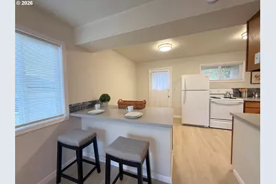 934 Pacific Ave, Coos Bay, OR 97420 - Photo 5