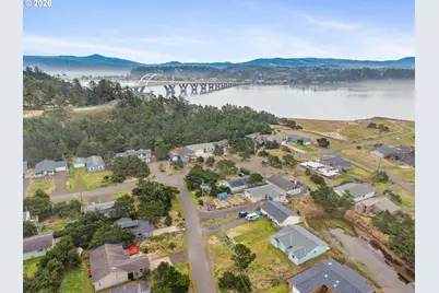 1801 NW Dolphin Ln, Waldport, OR 97394 - Photo 29