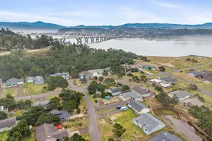 1801 NW Dolphin Ln, Waldport, OR 97394 - Photo 29