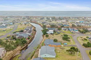 1801 NW Dolphin Ln, Waldport, OR 97394 - Photo 21