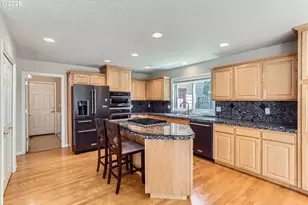 10939 SE Valley Way, Happy Valley, OR 97086 - Photo 11