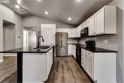 5854 Avalon St, Eugene, OR 97402 - Photo 13