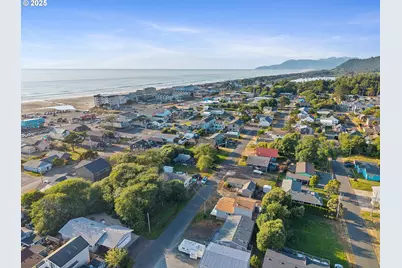 185 S Coral St, Rockaway Beach, OR 97136 - Photo 27