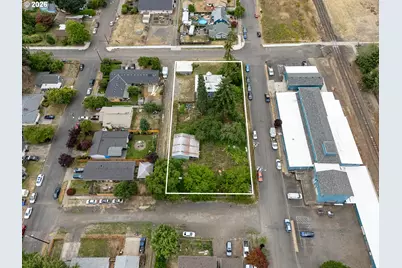 122 S 12th Ave, Cornelius, OR 97113 - Photo 9