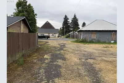 122 S 12th Ave, Cornelius, OR 97113 - Photo 7