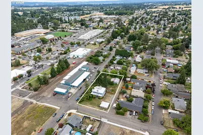 122 S 12th Ave, Cornelius, OR 97113 - Photo 13