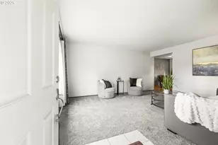 15245 SE Market Ct, Portland, OR 97233 - Photo 3