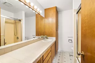 15245 SE Market Ct, Portland, OR 97233 - Photo 23