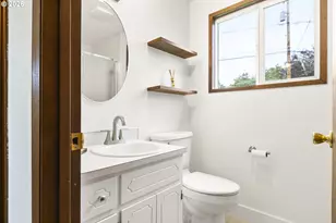 15245 SE Market Ct, Portland, OR 97233 - Photo 19
