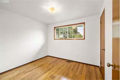 15245 SE Market Ct, Portland, OR 97233 - Photo 21