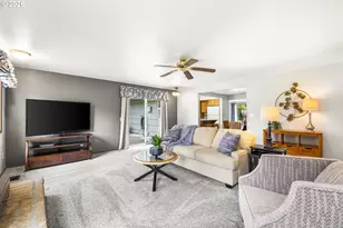 15245 SE Market Ct, Portland, OR 97233 - Photo 13