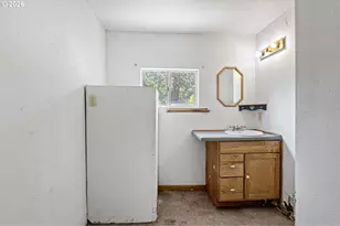 426 Lou Gray Dr, Myrtle Creek, OR 97457 - Photo 15