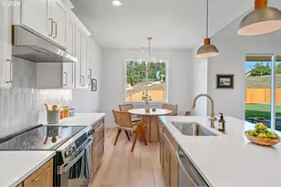851 W Washington St, Carlton, OR 97111 - Photo 11