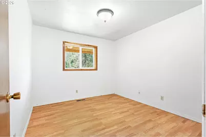 38775 Golden Valley Dr, Lebanon, OR 97355 - Photo 5