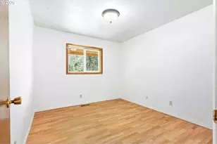 38775 Golden Valley Dr, Lebanon, OR 97355 - Photo 5