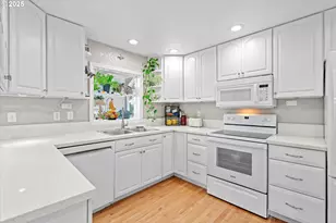 12020 SW Burlheights St, Portland, OR 97223 - Photo 9