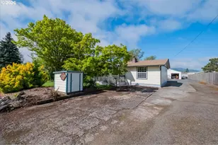 220 View Ln, Lebanon, OR 97355 - Photo 31