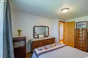 220 View Ln, Lebanon, OR 97355 - Photo 23