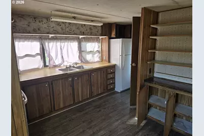 101 NE Darrell Ave, Winston, OR 97496 - Photo 7