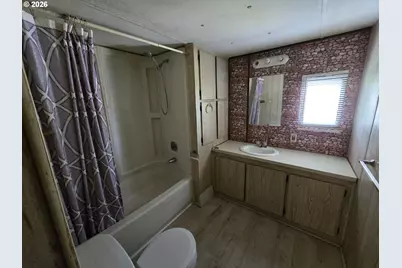 101 NE Darrell Ave, Winston, OR 97496 - Photo 13