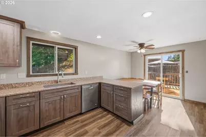 950 NE Edgehill Dr, Estacada, OR 97023 - Photo 5