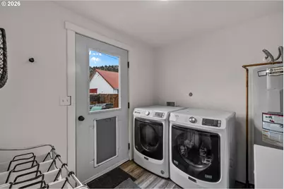 242 NW 1st Ave, John Day, OR 97845 - Photo 11