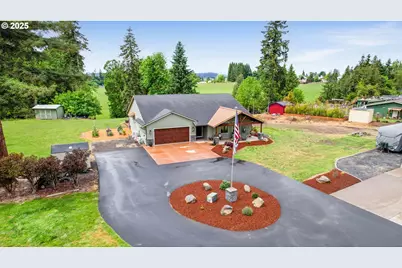 801 S Park St, Carlton, OR 97111 - Photo 1