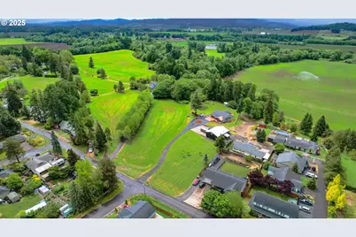 801 S Park St, Carlton, OR 97111 - Photo 9