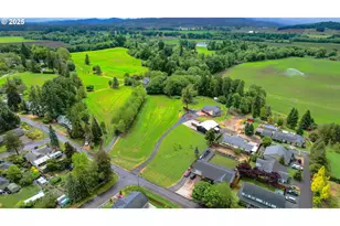 801 S Park St, Carlton, OR 97111 - Photo 9