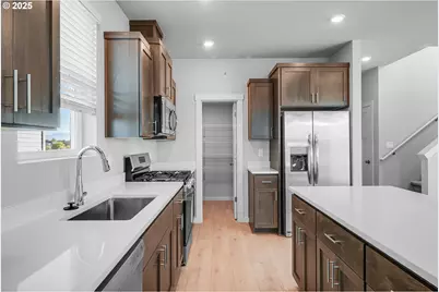 865 Legacy St, Eugene, OR 97402 - Photo 3