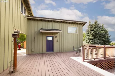 1902 Highland Dr, La Grande, OR 97850 - Photo 9