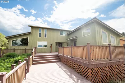 1902 Highland Dr, La Grande, OR 97850 - Photo 1