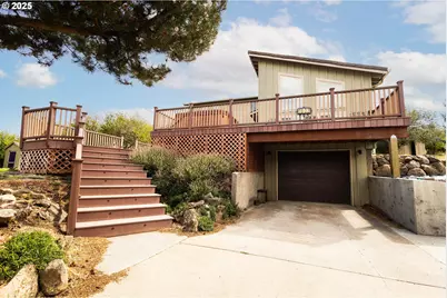 1902 Highland Dr, La Grande, OR 97850 - Photo 9