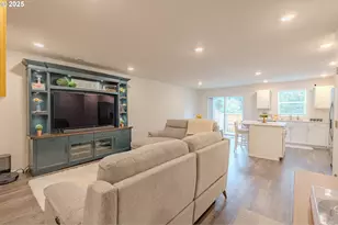 10404 NE 46th St, Vancouver, WA 98682 - Photo 5